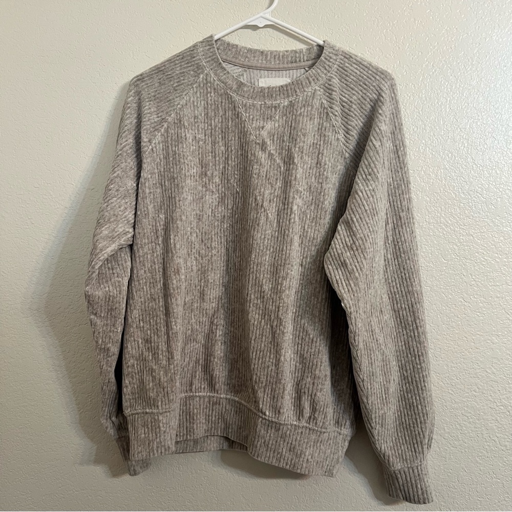 Aritzia Wilfred free organic cotton Gray Ribbed Crewneck Casual Pullover comfy